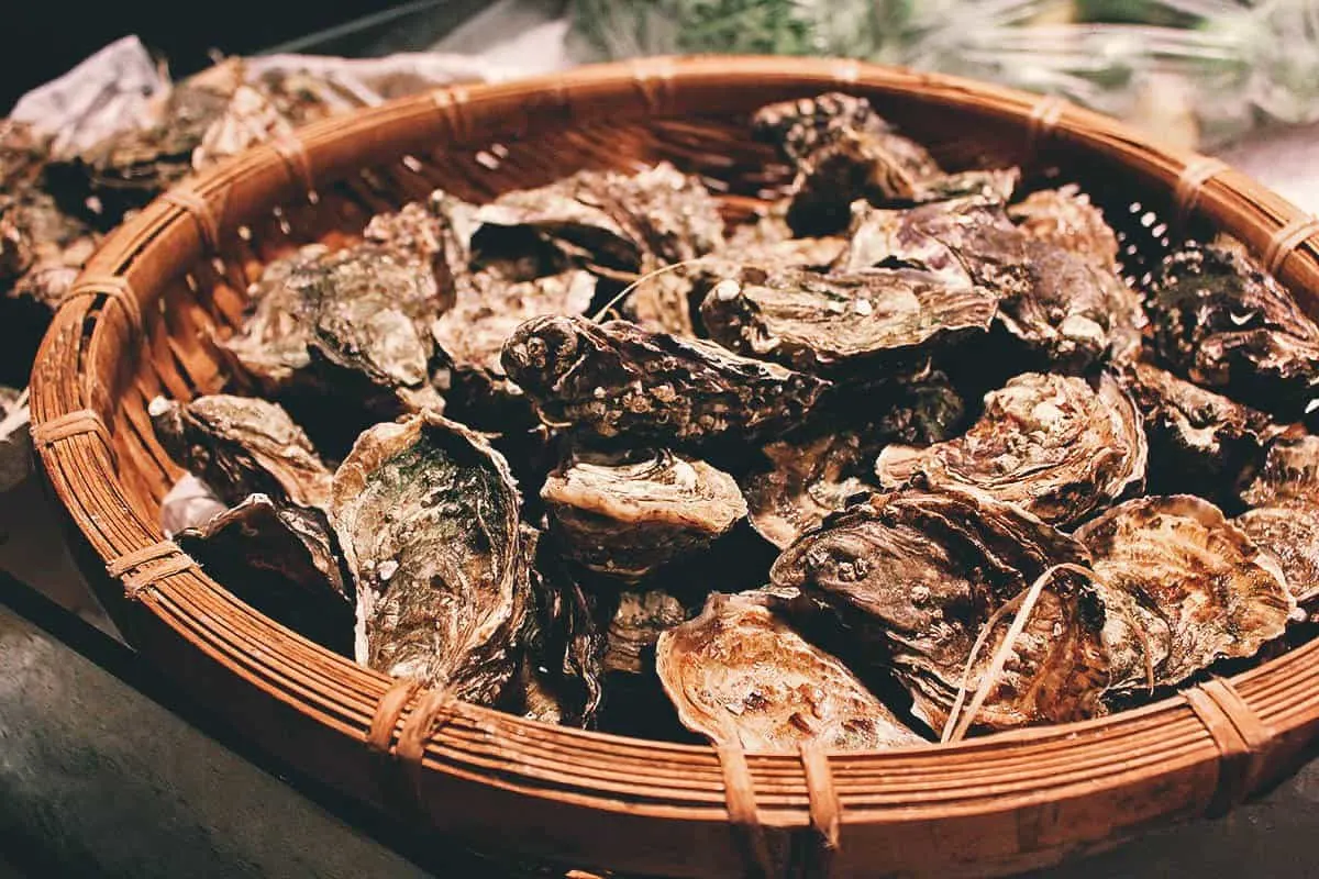 Addiction Aquatic Development, Taipei Basket of oysters at AAD in Taipei