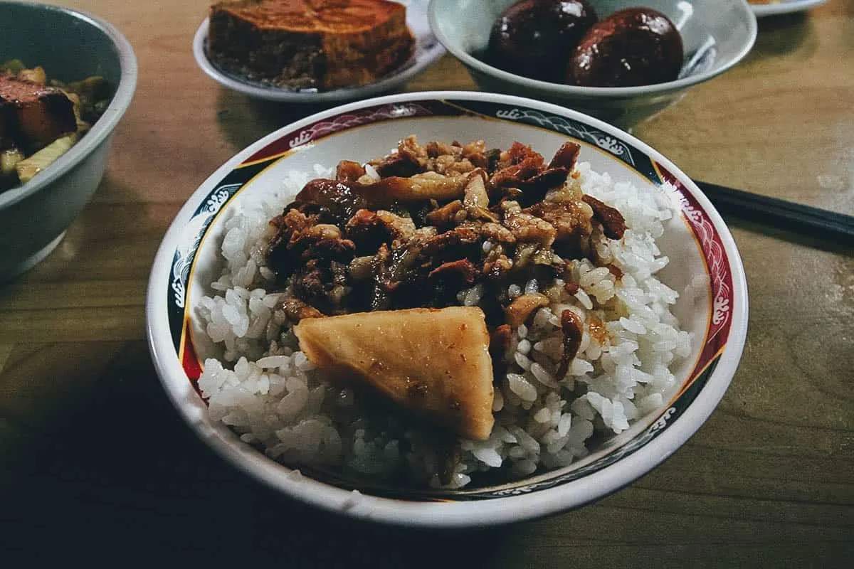 Things to Eat in Taiwan Lu rou fan in Taiwan