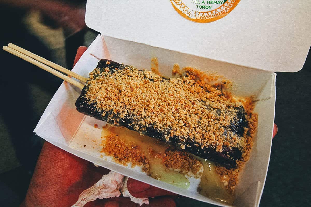 Grilled mochi at Dongdamen Night Market in Hualien, Taiwan