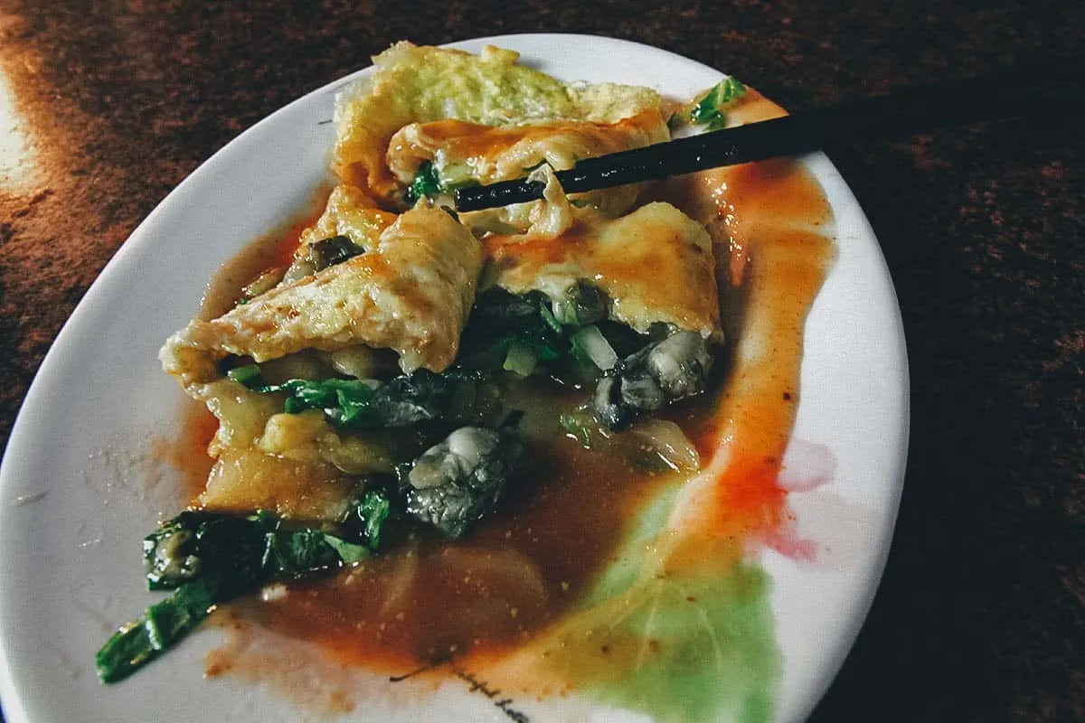Things to Eat in Taiwan Oyster Omelette in Kaohsiung, Taiwan