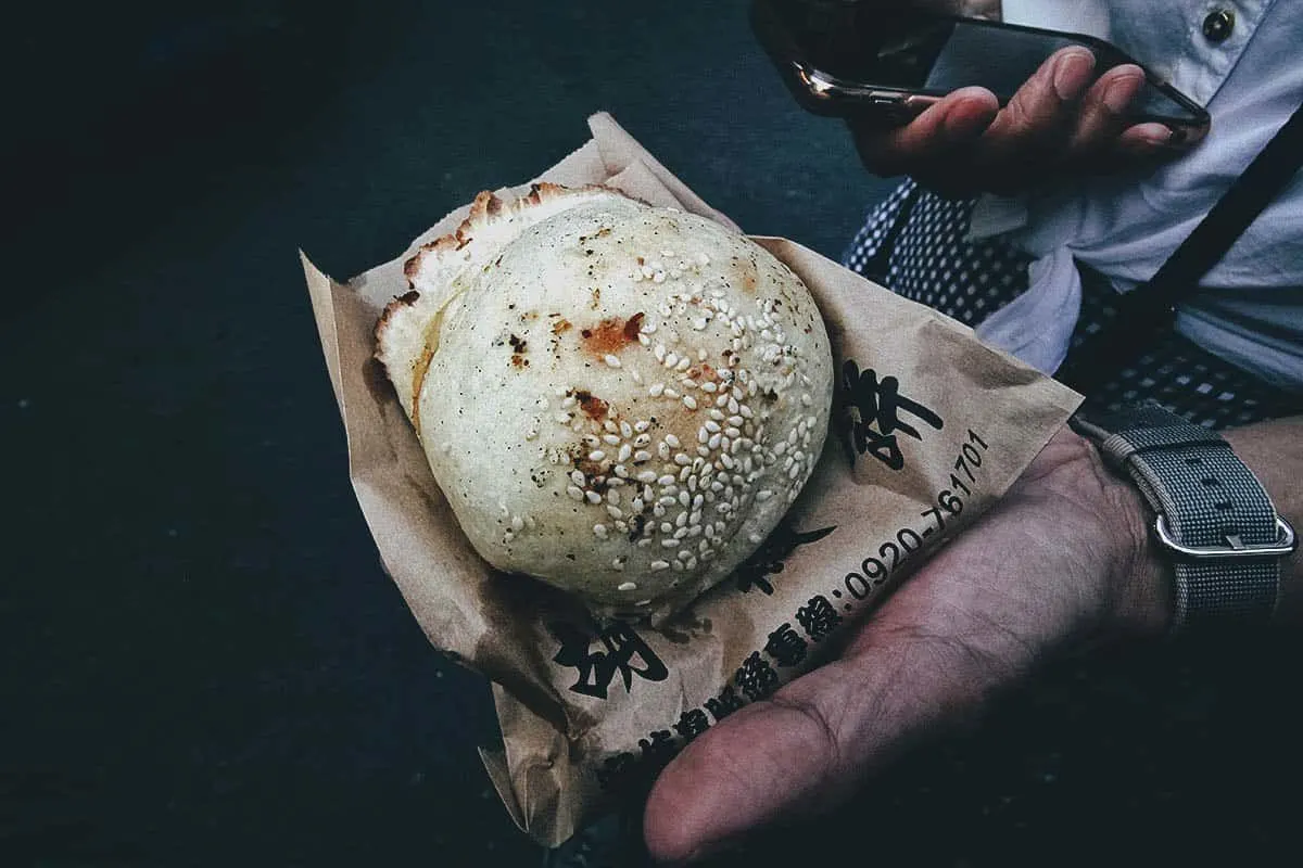 Things to Eat in Taiwan Pepper Bun in Taiwan