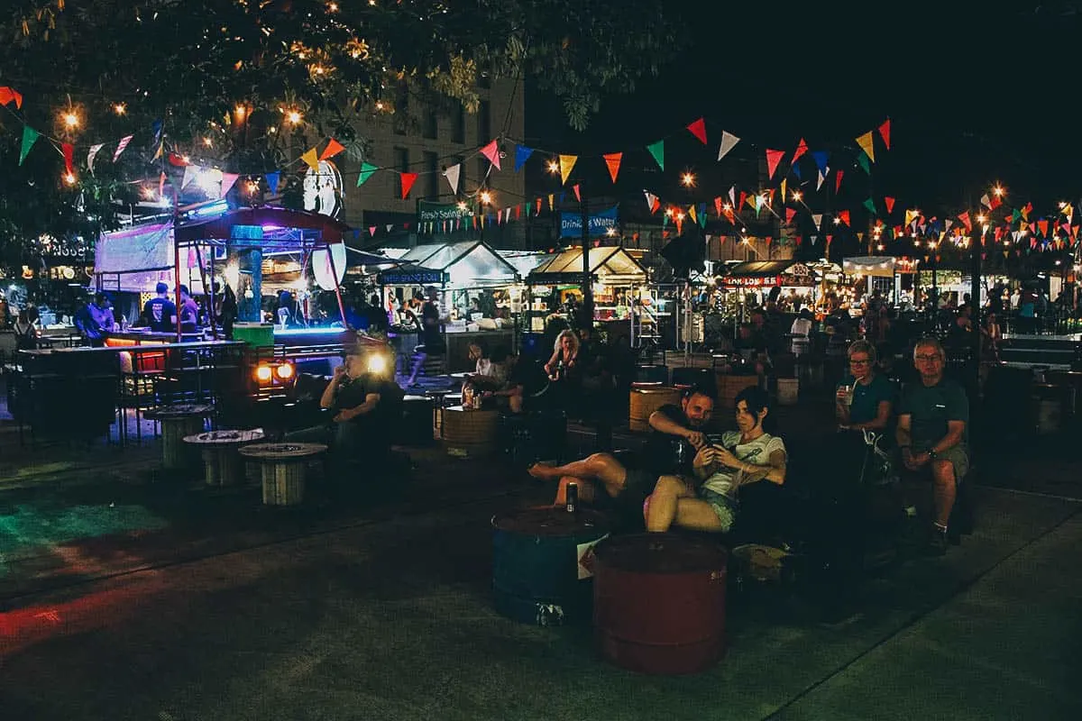 Ploen Ruedee Night Market, Chiang Mai, Thailand Ploen Ruedee Night Market, Chiang Mai, Thailand