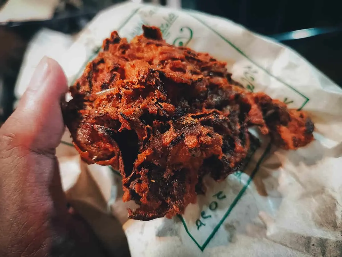 Indian Street Food Kanda bhaji, a type of pakora made with deep-fried onions