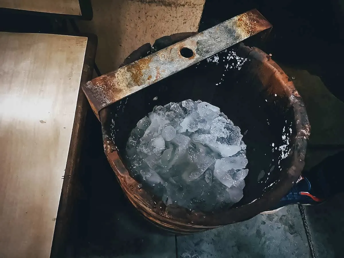 Sancha bucket with ice