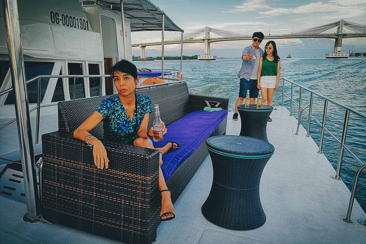 Luxury Sunset Cruise with Dinner and Unlimited Booze in Cebu, Philippines