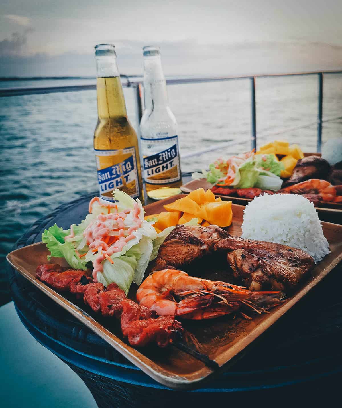 Luxury Sunset Cruise with Dinner and Unlimited Drinks, Cebu, Philippines