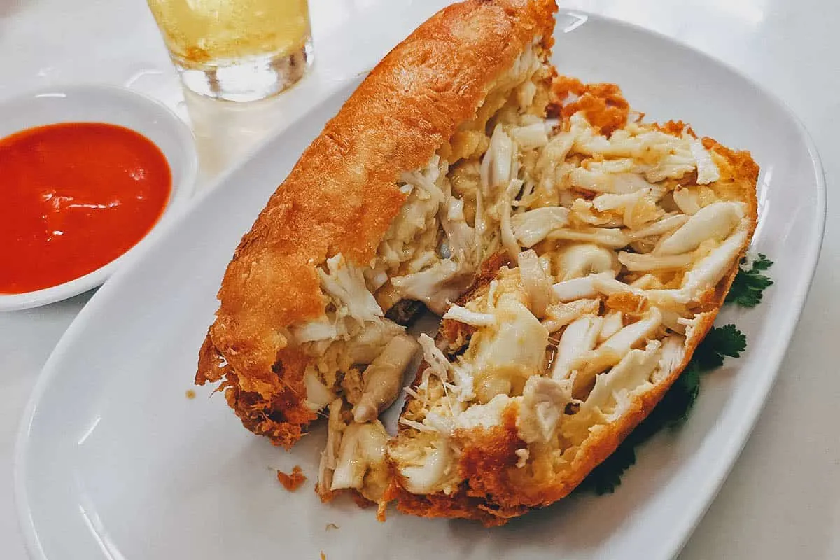 Bangkok Food Guide: 25 Must-Eat Restaurants in Bangkok, Thailand Crab omelette at Raan Jay Fai restaurant in Bangkok