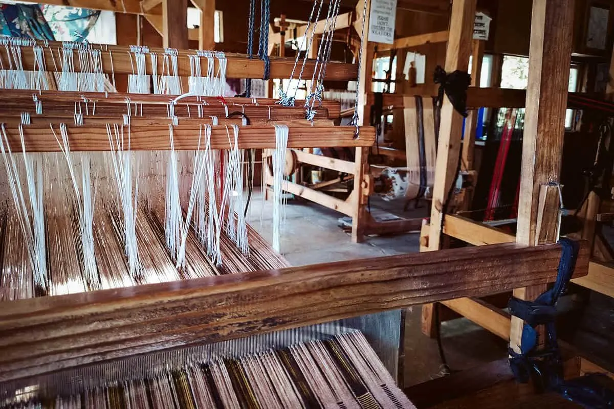 Weaving machines