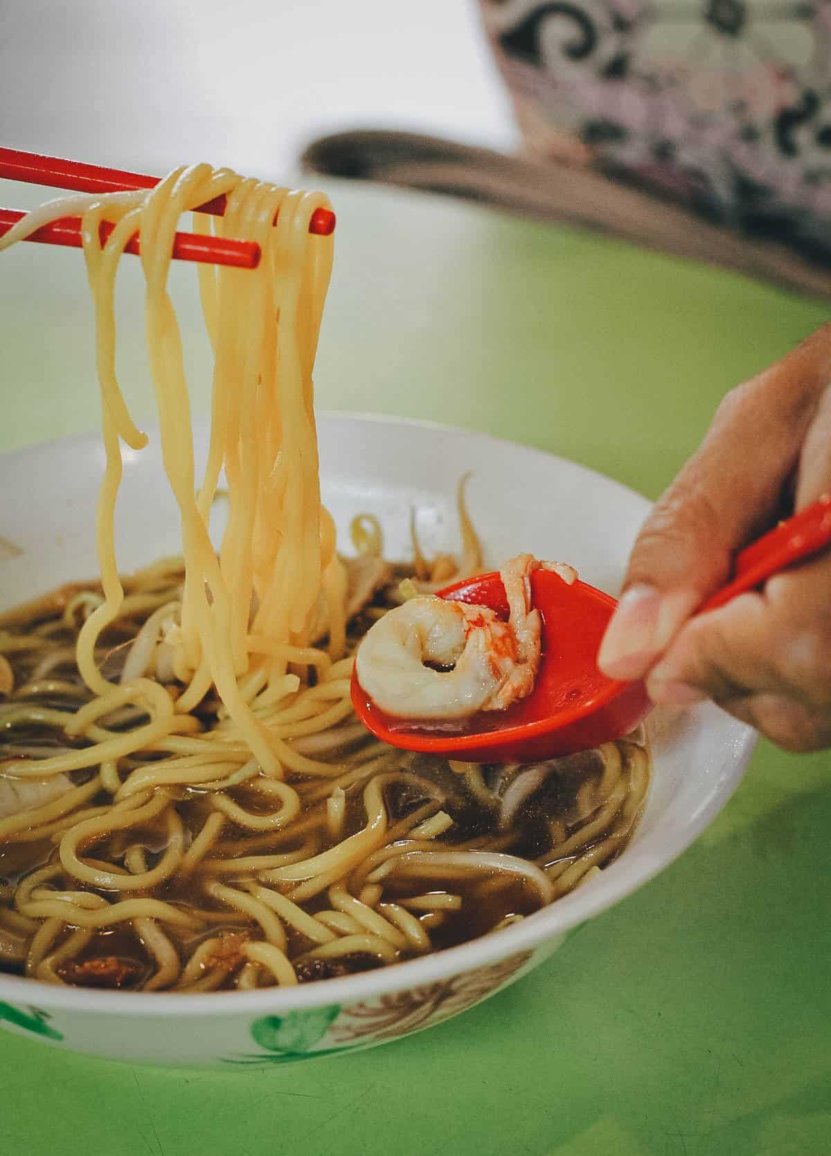 Closer look at the prawn noodle soup