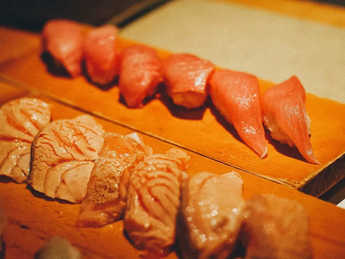 Chuotoro and salmon aburi at Jinen Shimizucho restaurant in Osaka