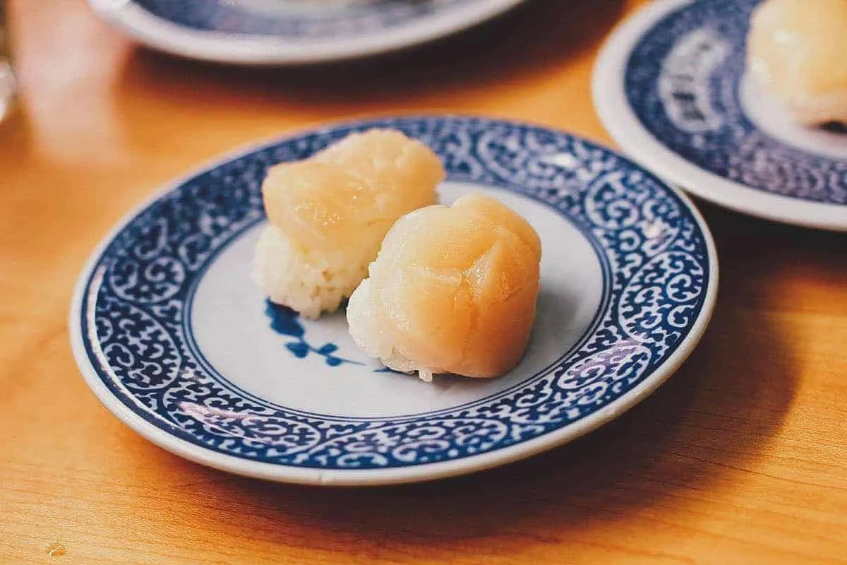 Osaka Food Guide: 25 Must-Eat Restaurants in Osaka, Japan Scallop sushi at Kura restaurant in Osaka
