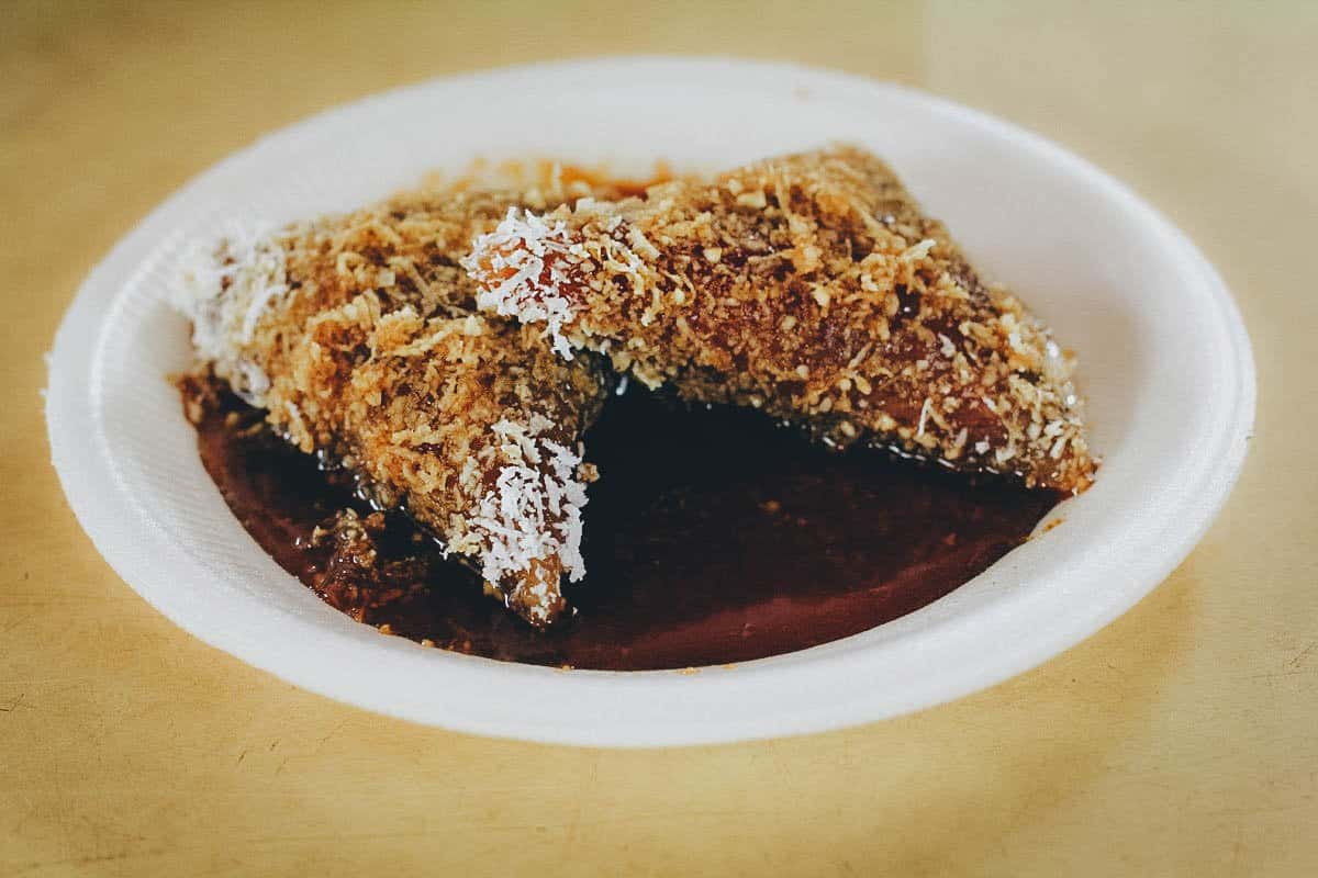 Plate of kueh lopis, a popular snack in Singapore