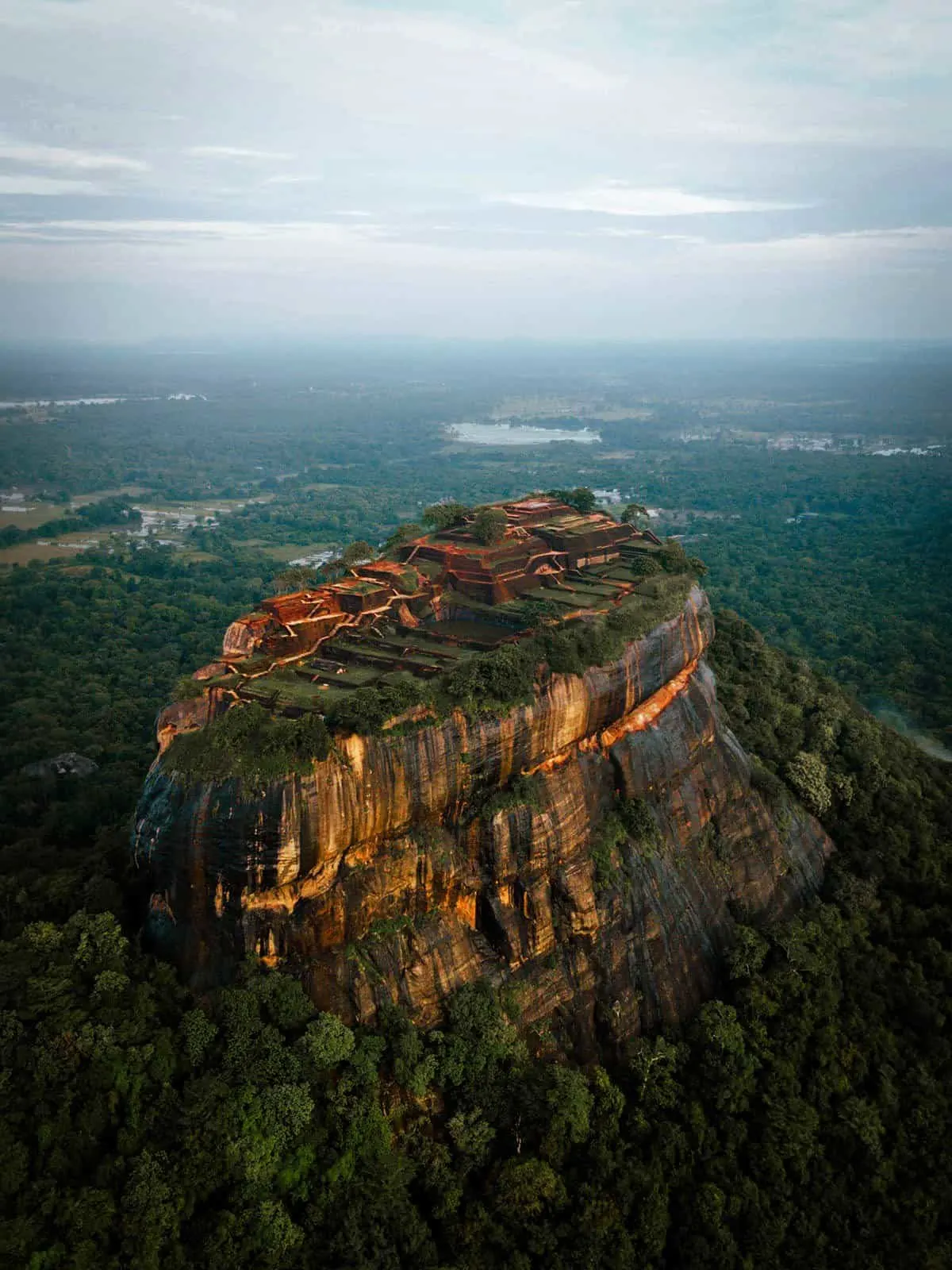 Sigiriya (Lion Rock), Sri Lanka Sigiriya (Lion Rock), Sri Lanka