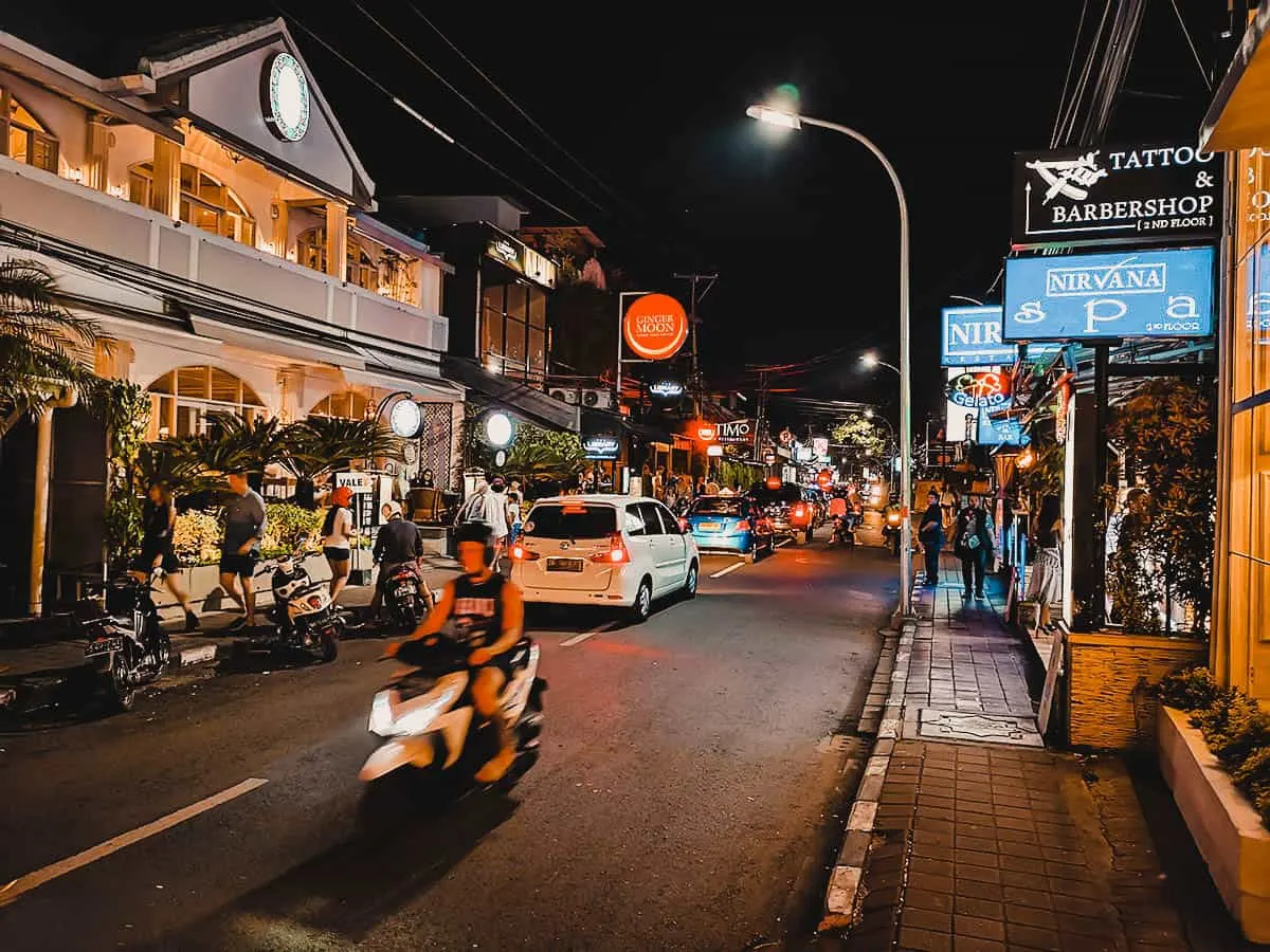 Travel Guide to Bali: Jalan Raya Seminyak
