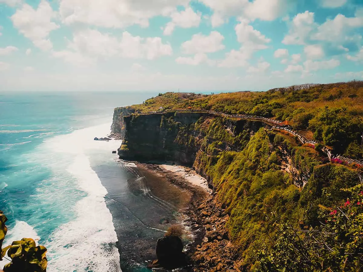 Bali Travel Guide: Uluwatu Temple