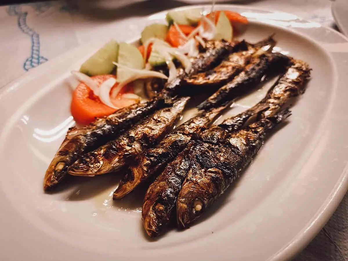 Santorini Food Guide: 9 Must-Eat Restaurants in Santorini, Greece Greek food in Santorini