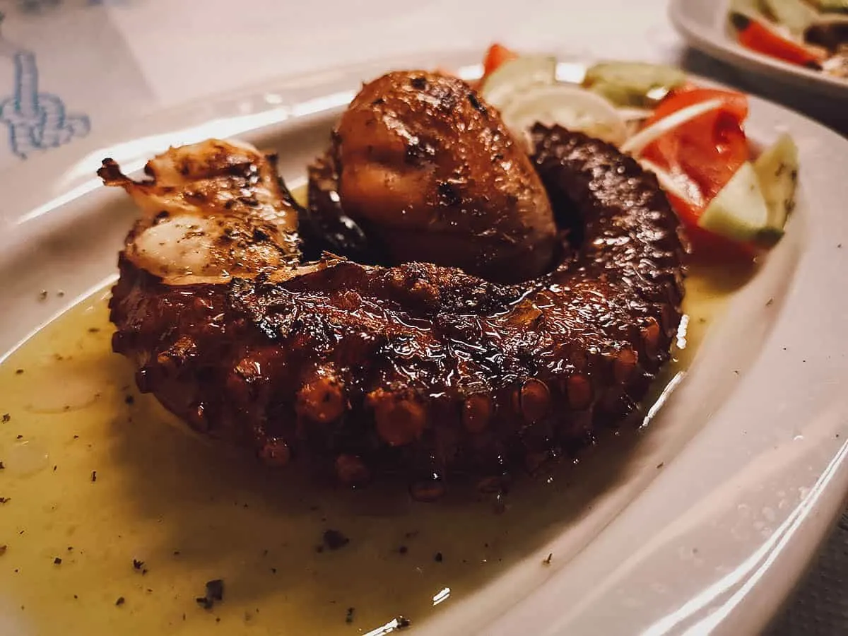 Santorini Food Guide: 9 Must-Eat Restaurants in Santorini, Greece Greek food in Santorini