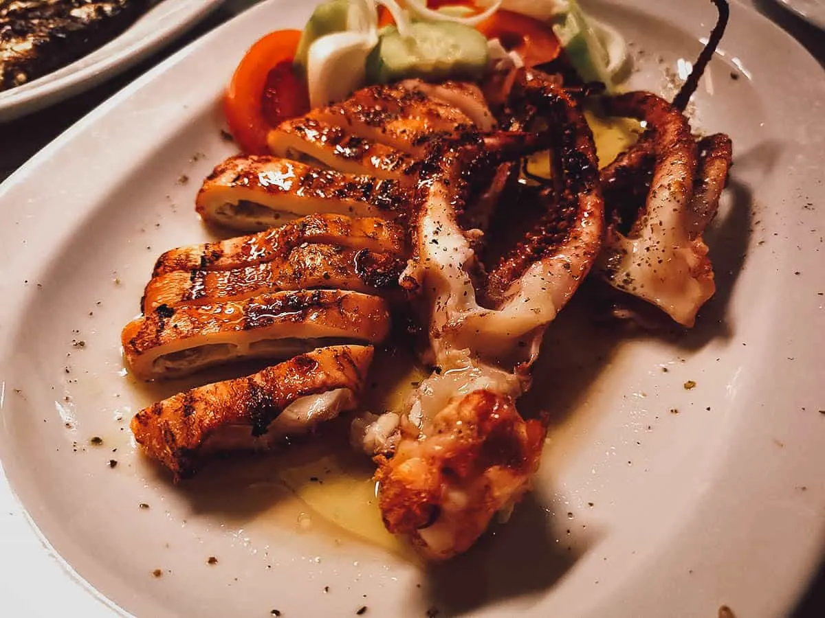 Santorini Food Guide: 9 Must-Eat Restaurants in Santorini, Greece Greek food in Santorini