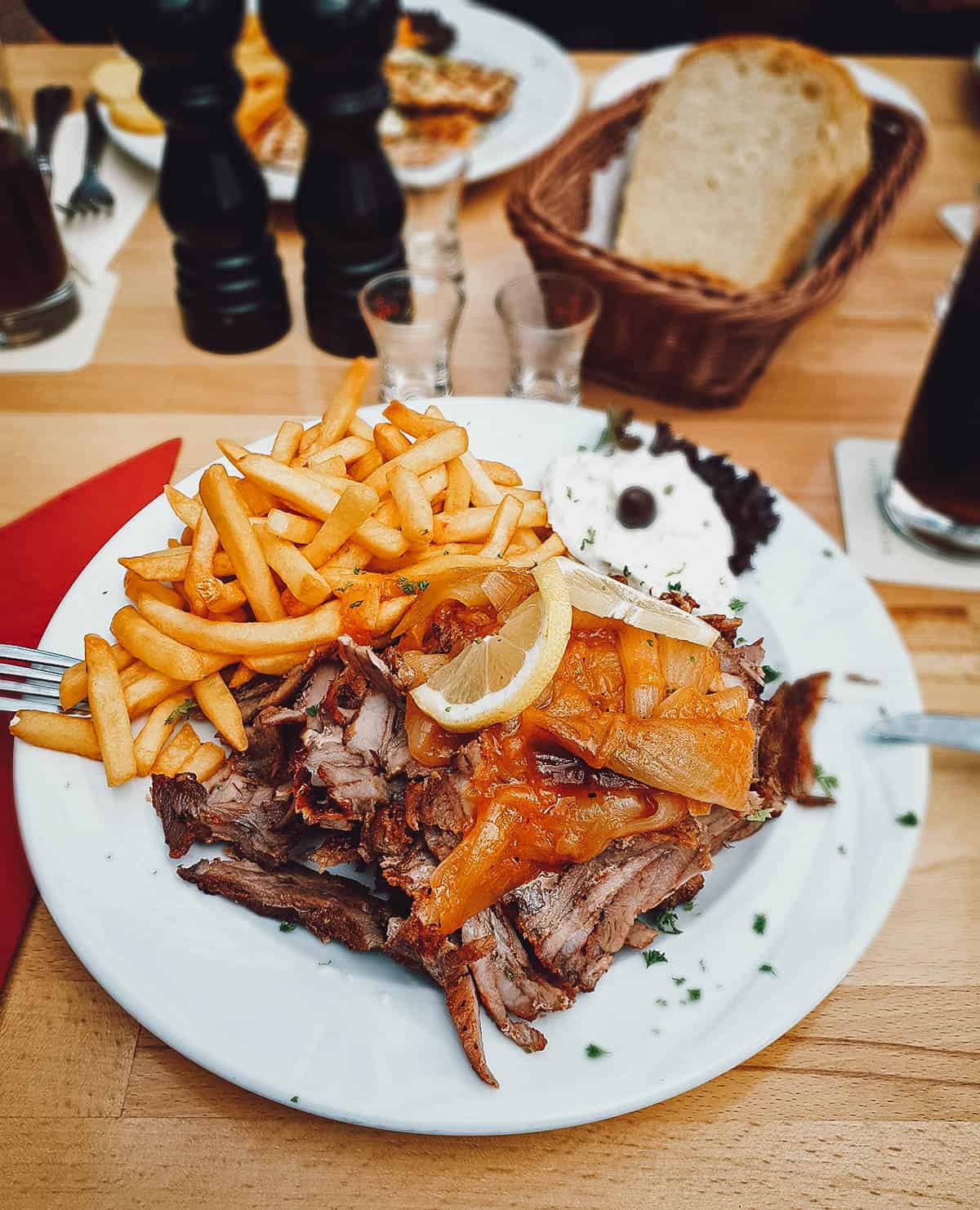 GREECE: Souvlaki vs. Gyros, so What’s the Difference? | Will Fly for Food