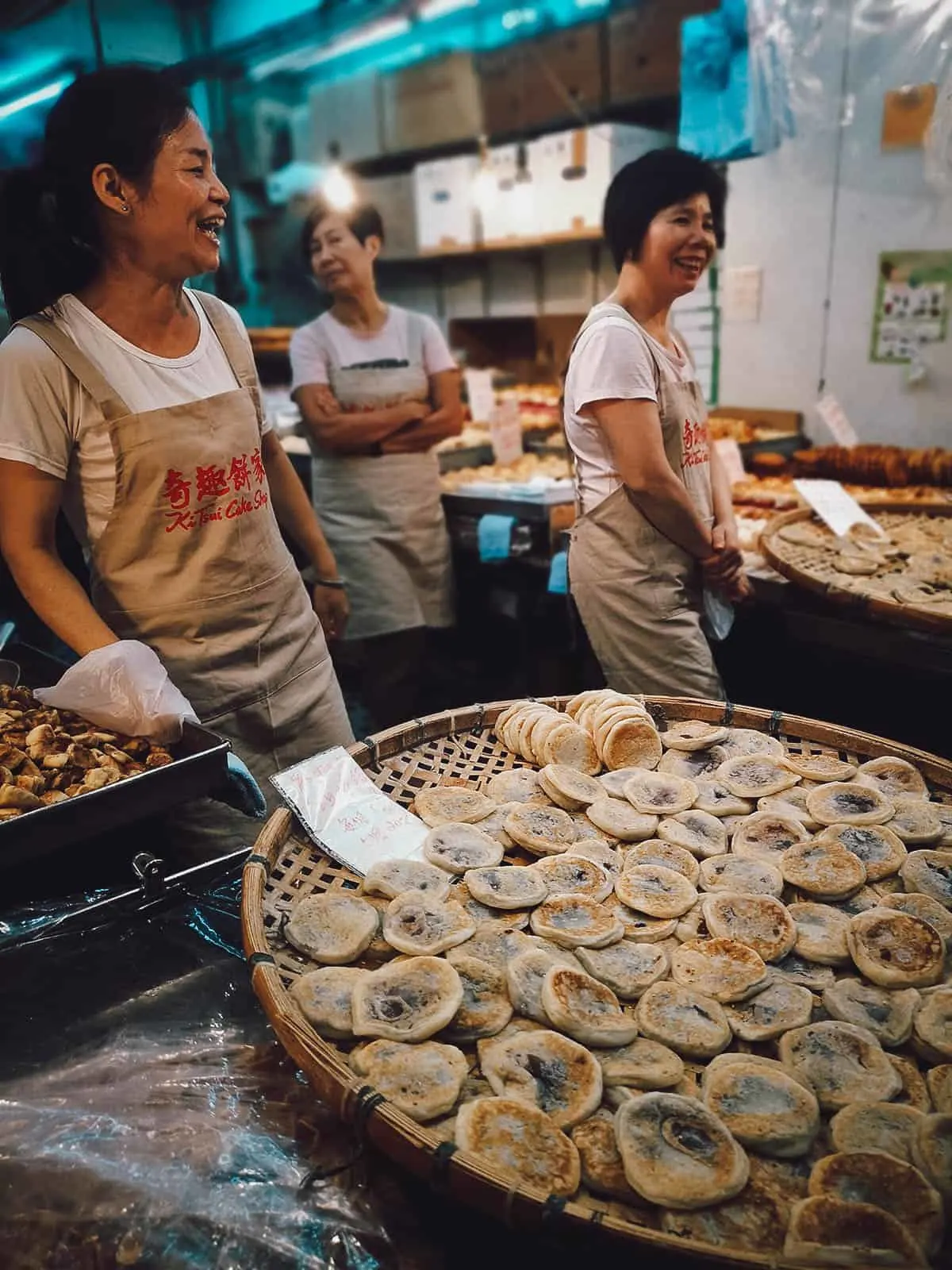 Old Kowloon Eats: Private Hong Kong Food Tour