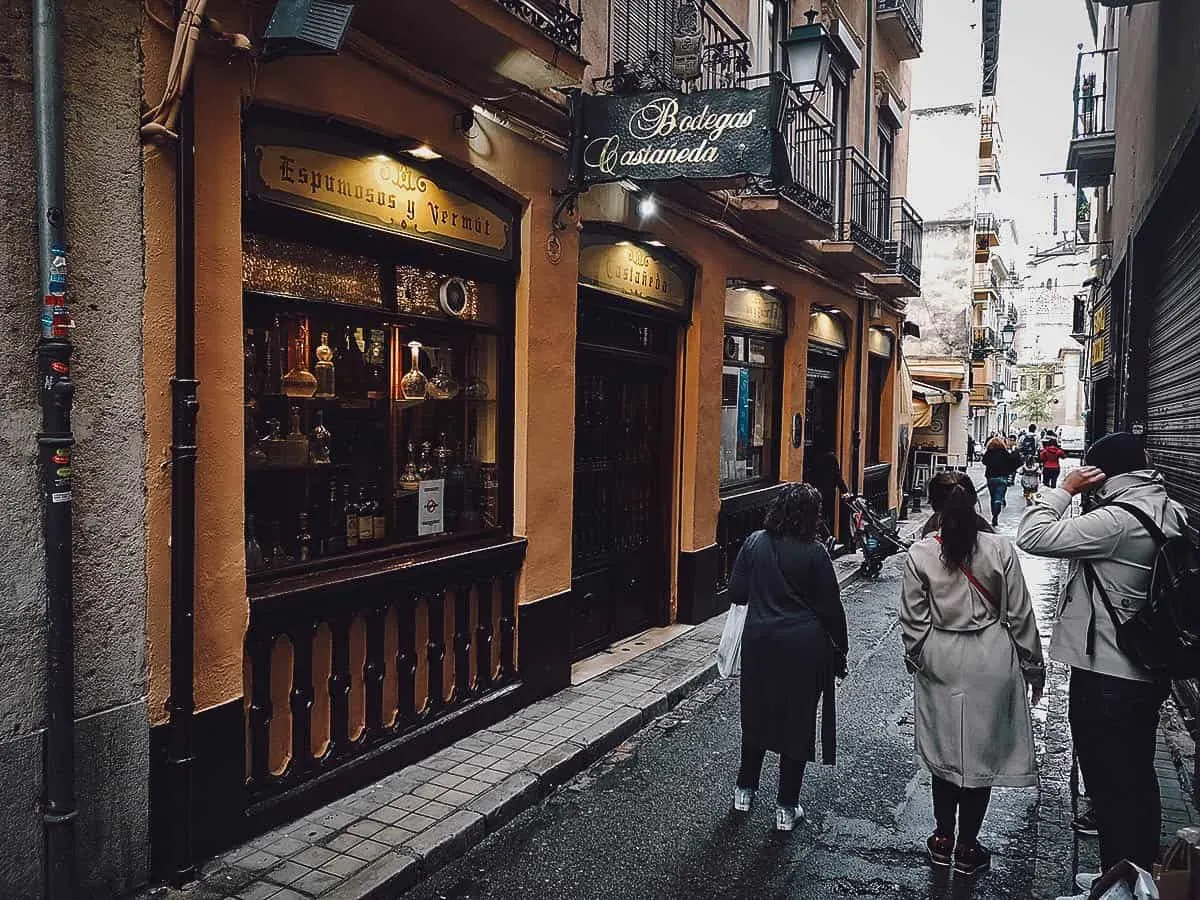 Granada Food Guide: 13 Must-Eat Tapas Bars & Restaurants in Granada, Spain Tapas at Bodegas Castañeda in Granada, Spain