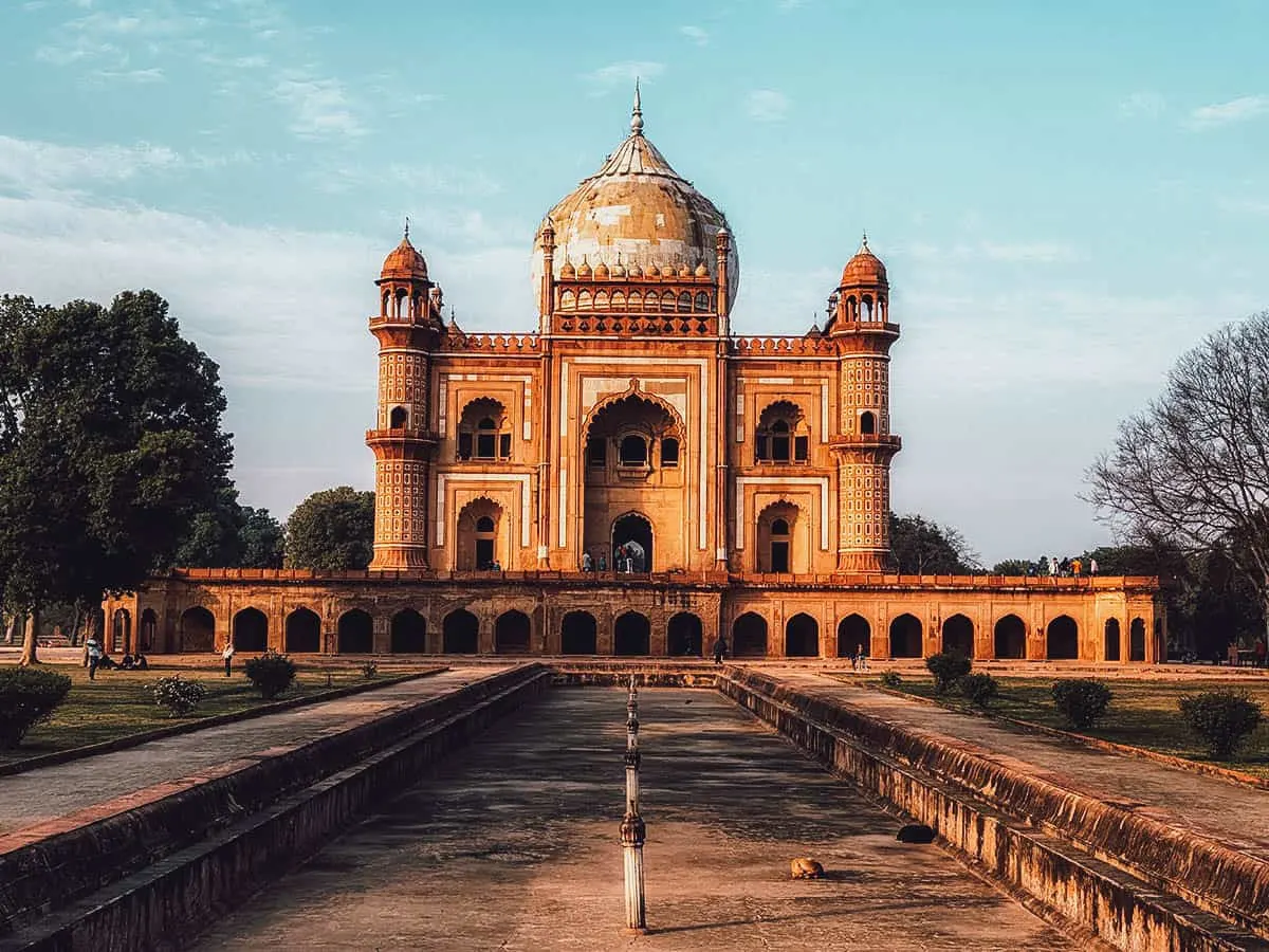 Safdarjung Tomb, Delhi, India Safdarjung Tomb, Delhi, India
