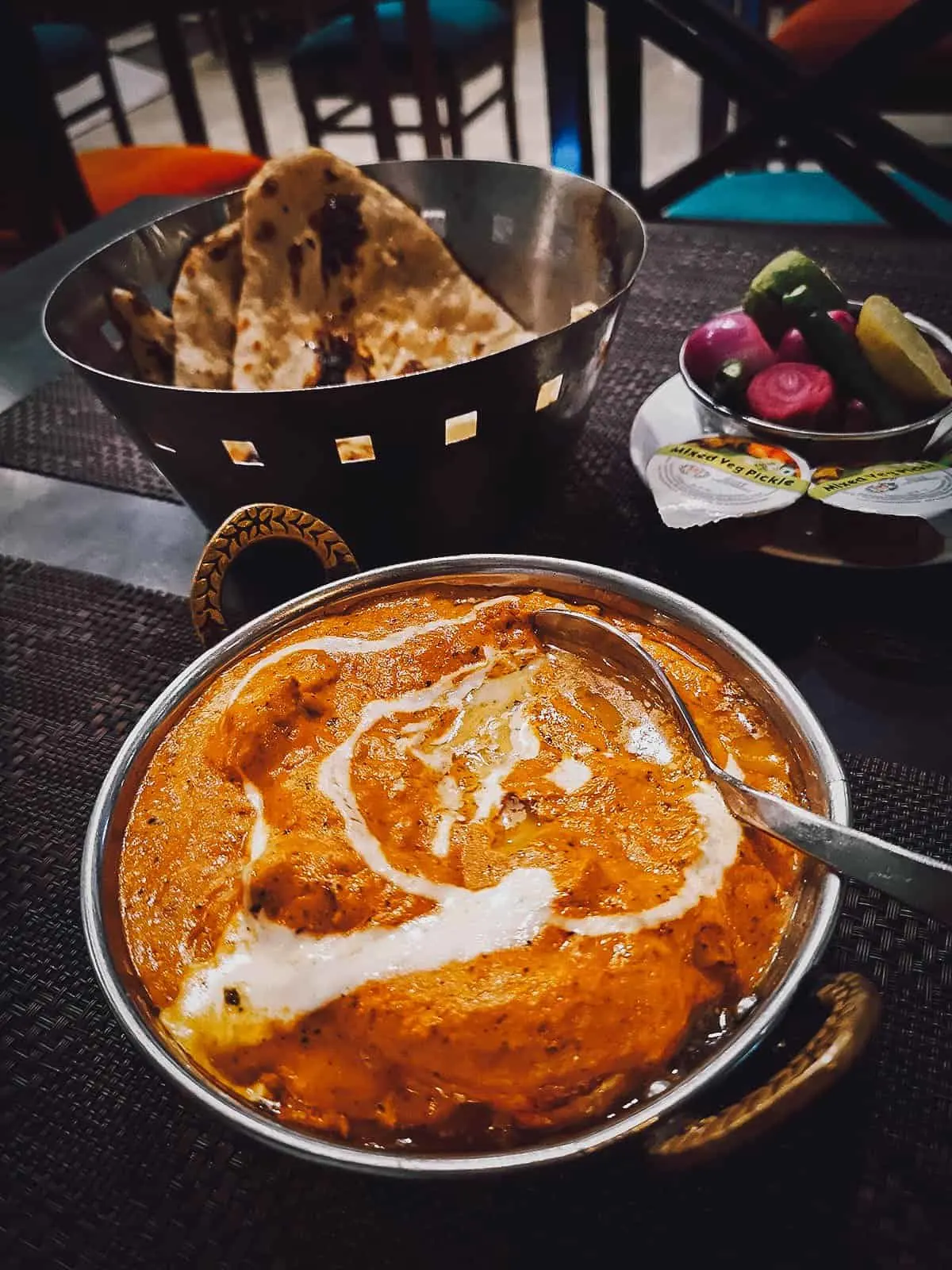Butter chicken and naan bread