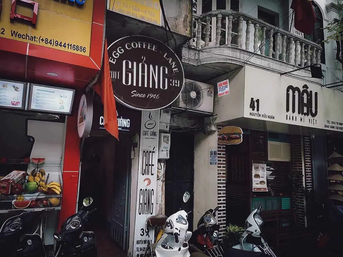 Alleyway into Cafe Giang