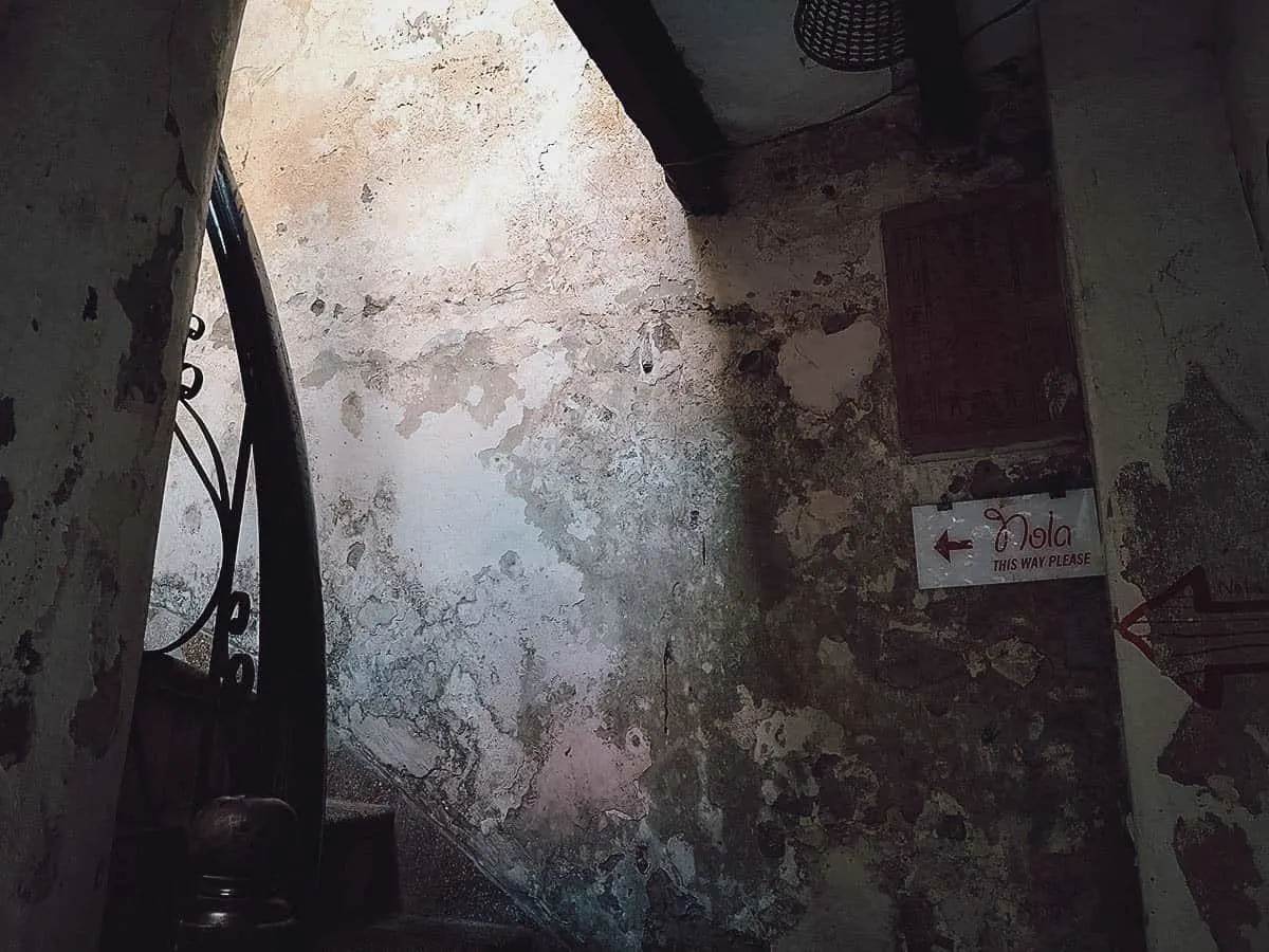 Hanoi Coffee Guide: 13 Instagrammable Cafes to Visit in Hanoi, Vietnam Signs to Cafe Nola