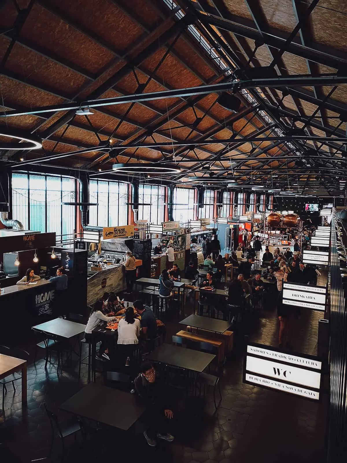 Interior of Mercado Beira-Rio