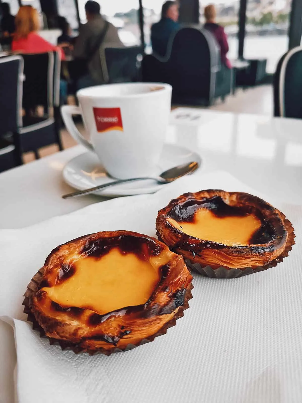 Pasteis de nata with coffee