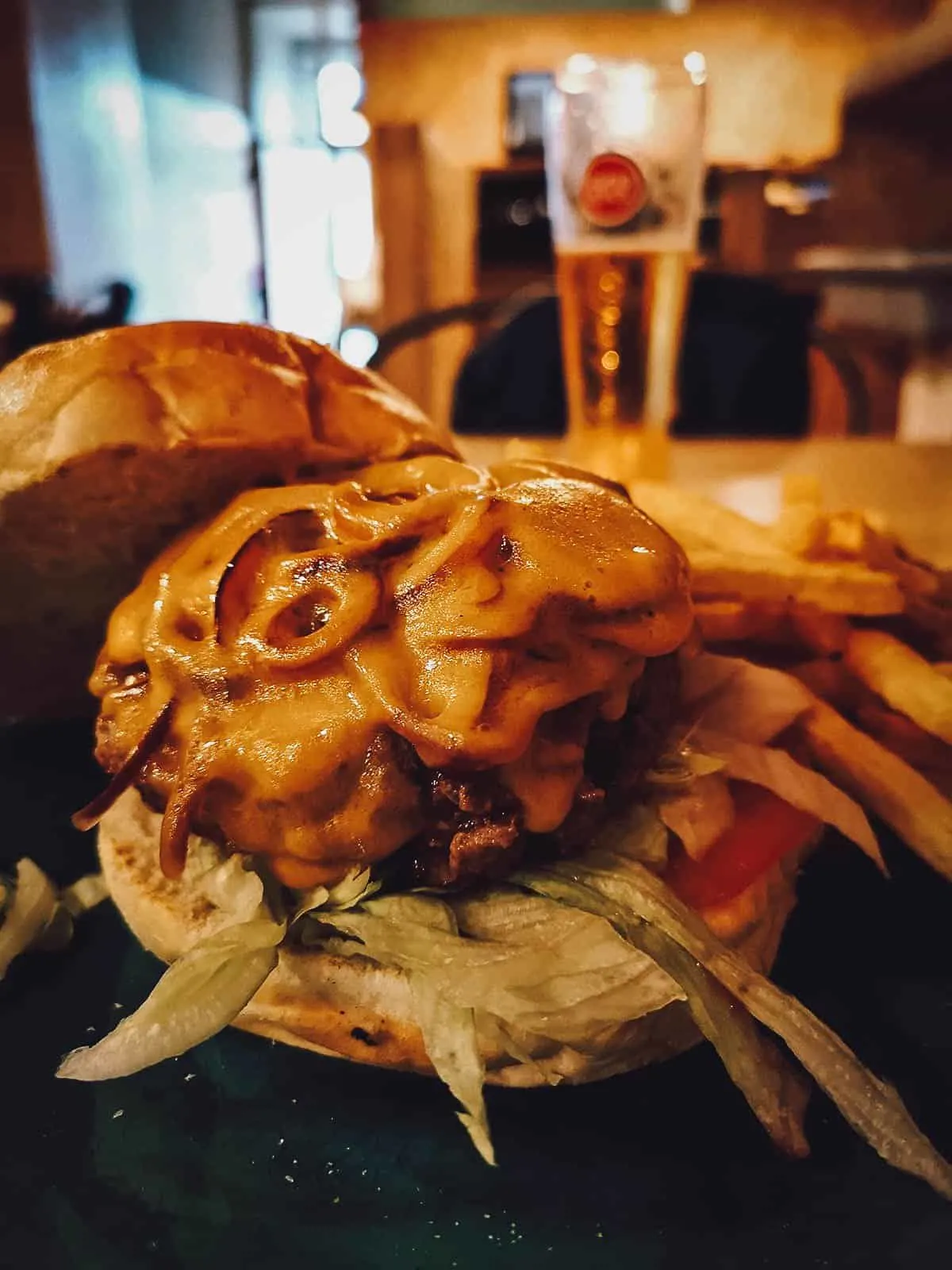 Porto Food Guide: 15 Must-Eat Restaurants in Porto, Portugal Cheeseburger at Peebz