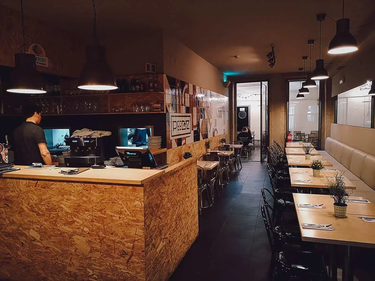 Porto Food Guide: 15 Must-Eat Restaurants in Porto, Portugal Interior of Peebz
