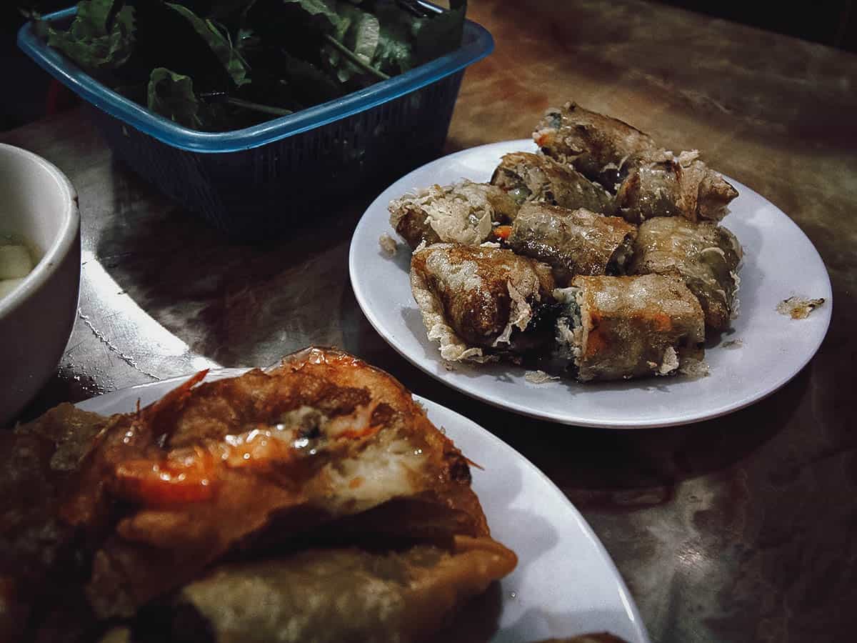 Deep-fried fritters at Quán Gốc Đa restaurant in Hanoi