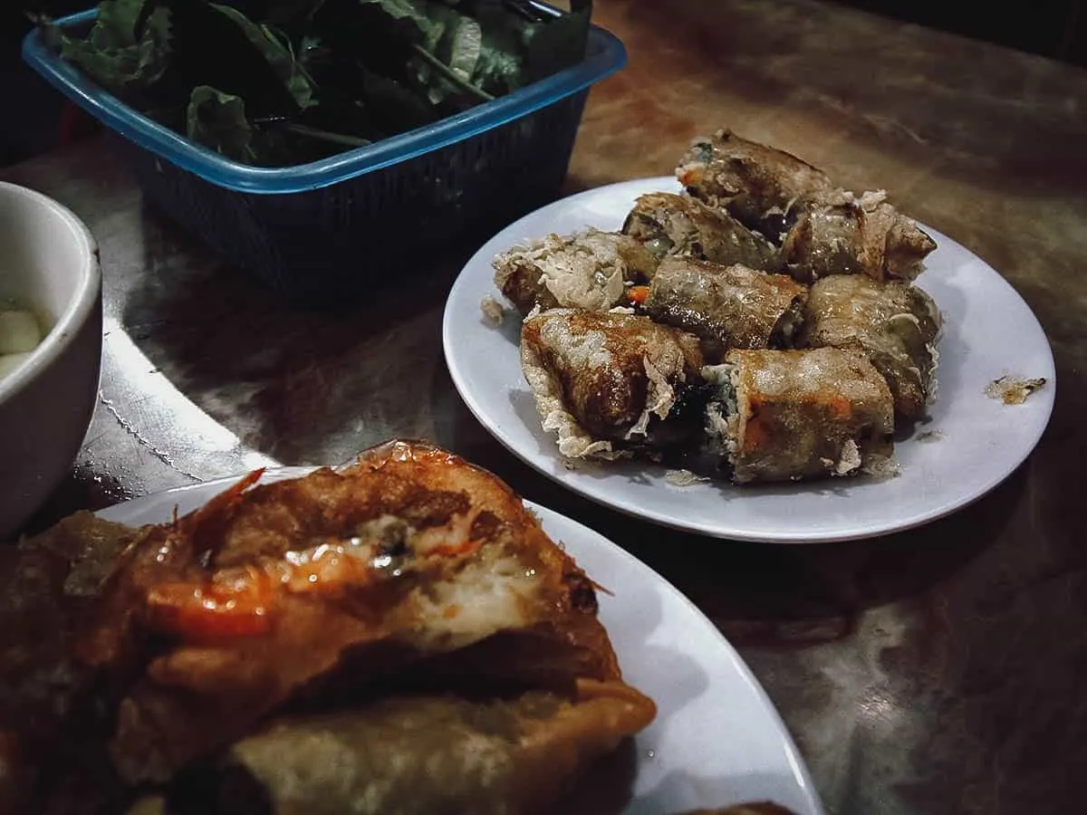 Deep-fried fritters at Quán Gốc Đa restaurant in Hanoi