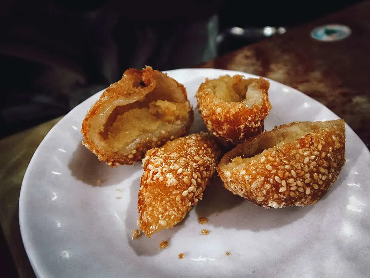 Banh ran or Vietnamese mung bean pastry balls