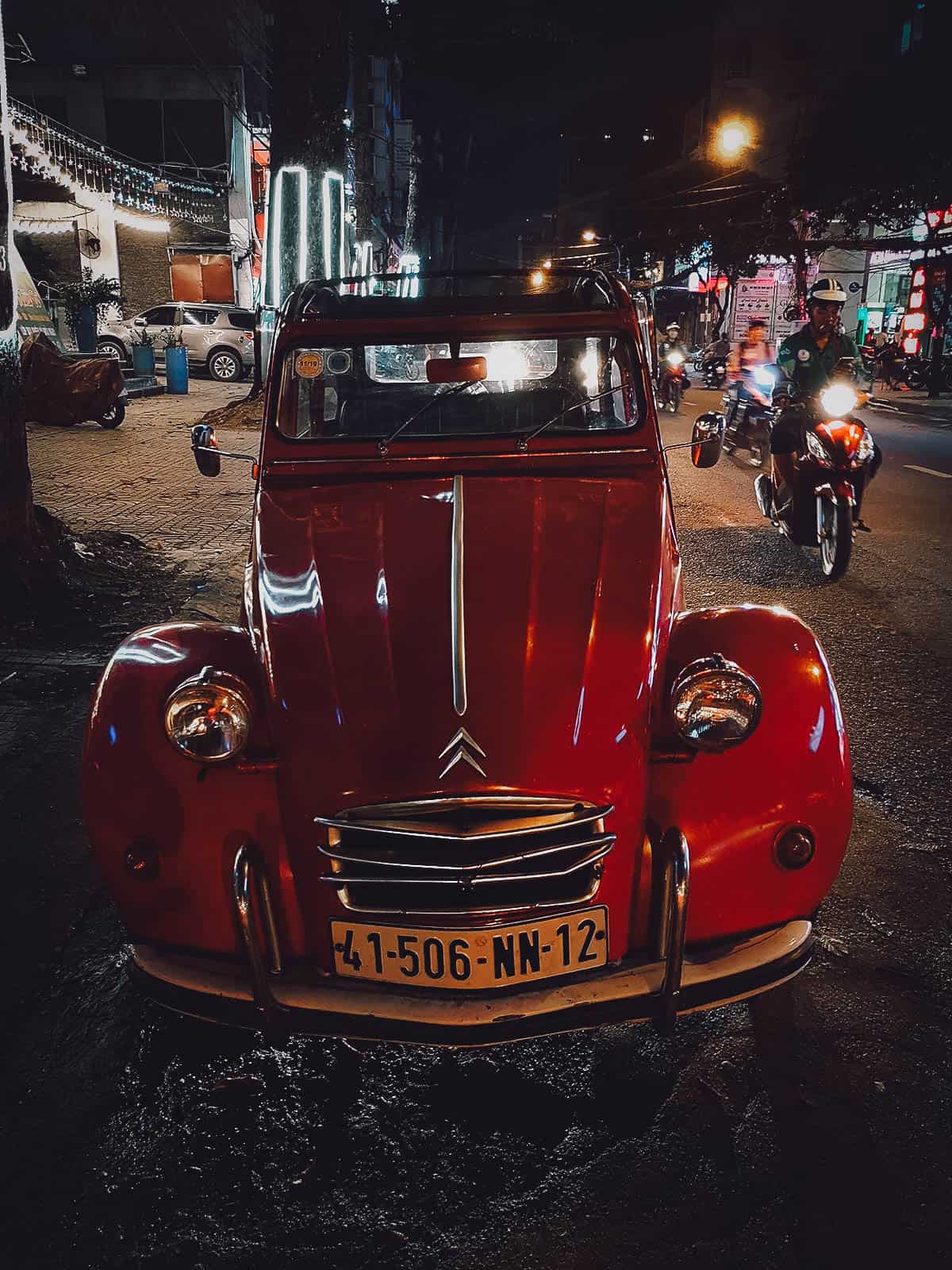 2cv tour saigon