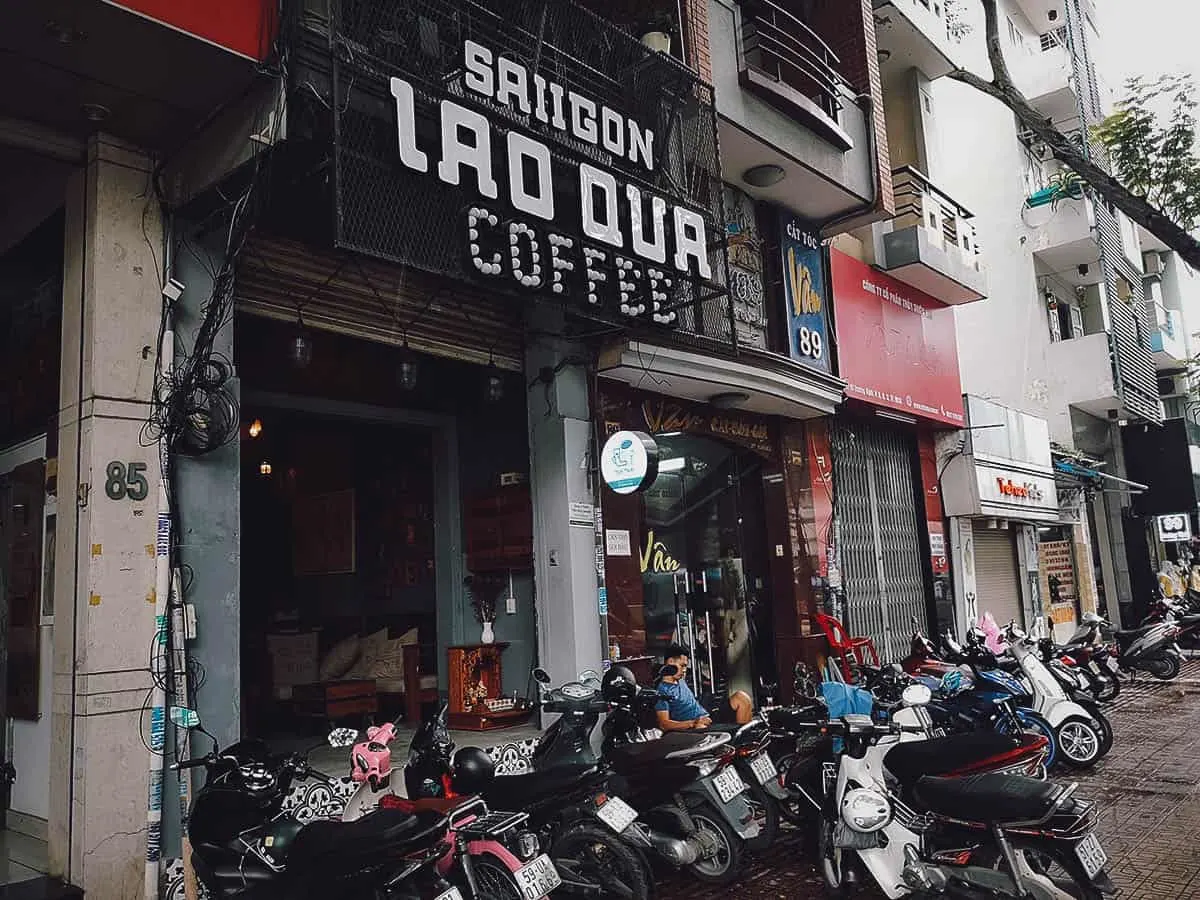 Saiigon Lão Quạ Coffee exterior