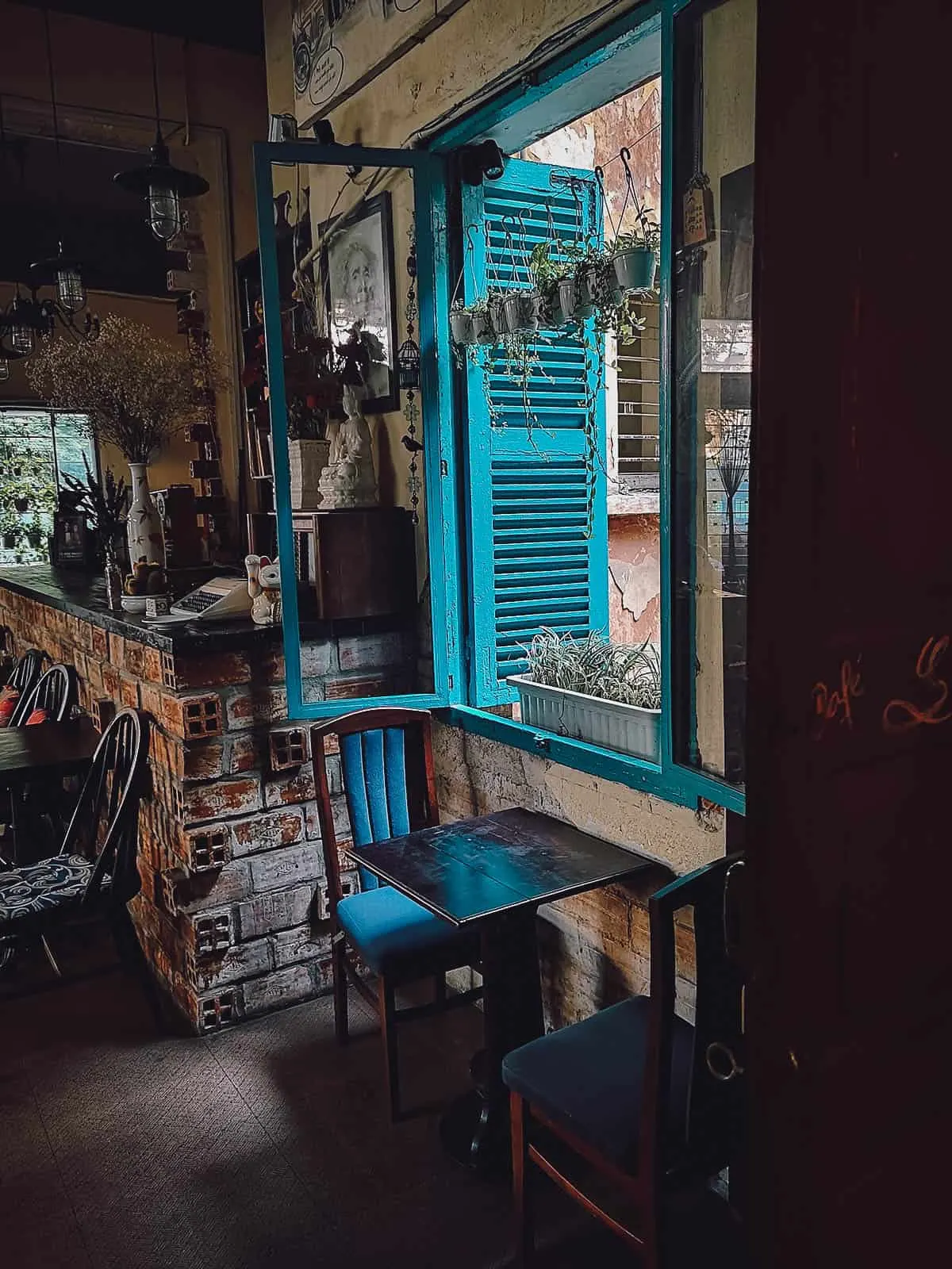 The Cafe Apartments in Saigon, Vietnam Cafe inside the Thai Van Lung building