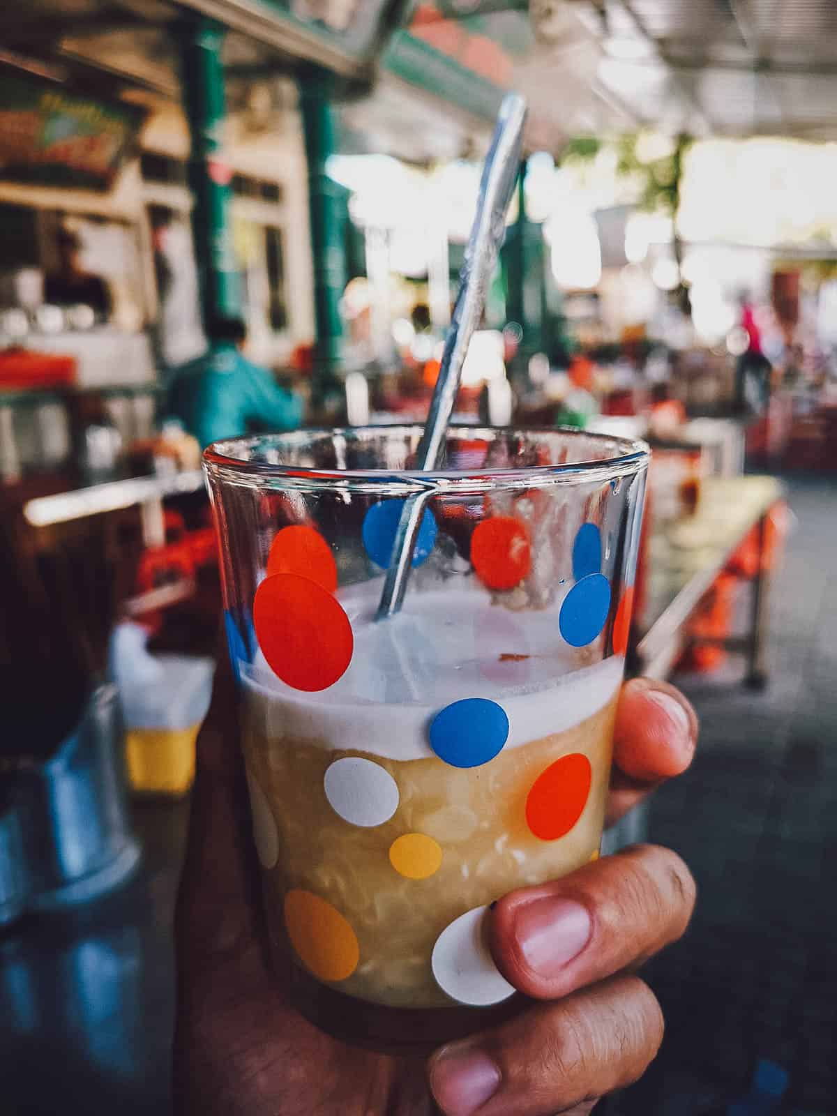 Che bap at Com Hen Hoa Dong restaurant in Hue, Vietnam