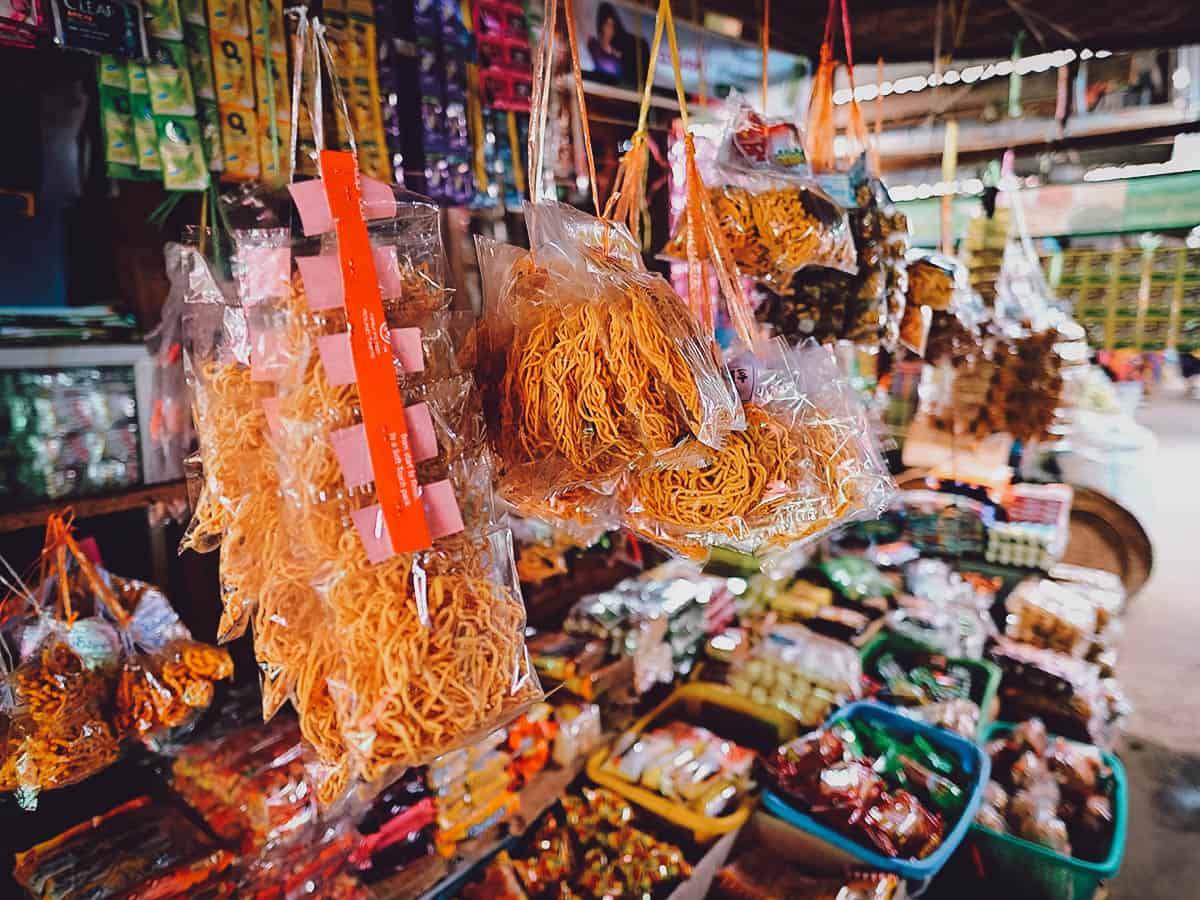 Products for sale at Mani Sithu Market