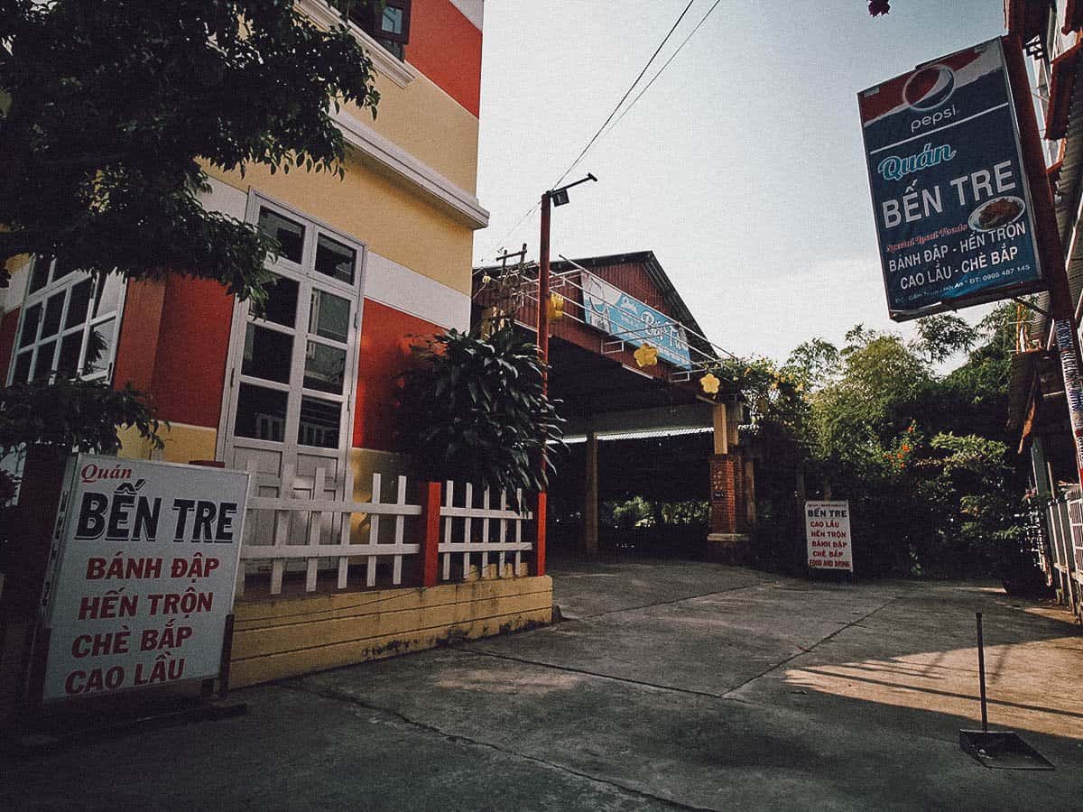 Quan Ben Tre restaurant exterior in Hoi An