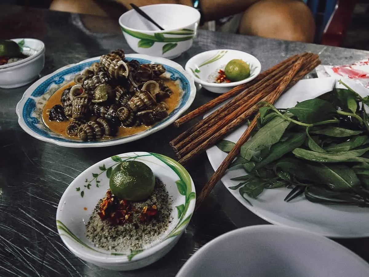 Oc Oanh, Ho Chi Minh City (Saigon), Vietnam Plate of mud creepers