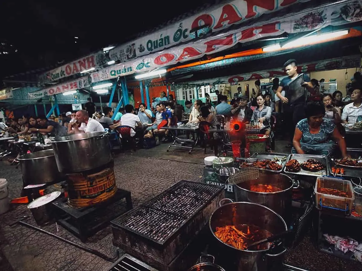 Oc Oanh street food stall in Ho Chi Minh City