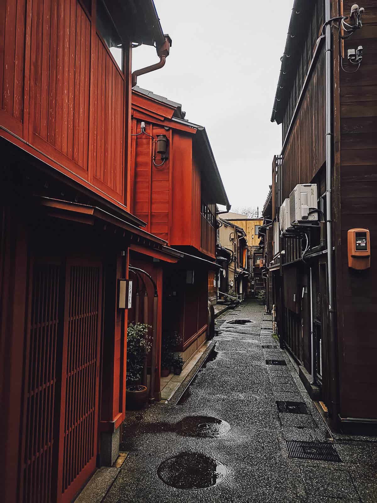 Alleyway in Kazuemachi chayagai, one of the most famous geisha districts in Ishikawa, Chubu, Japan