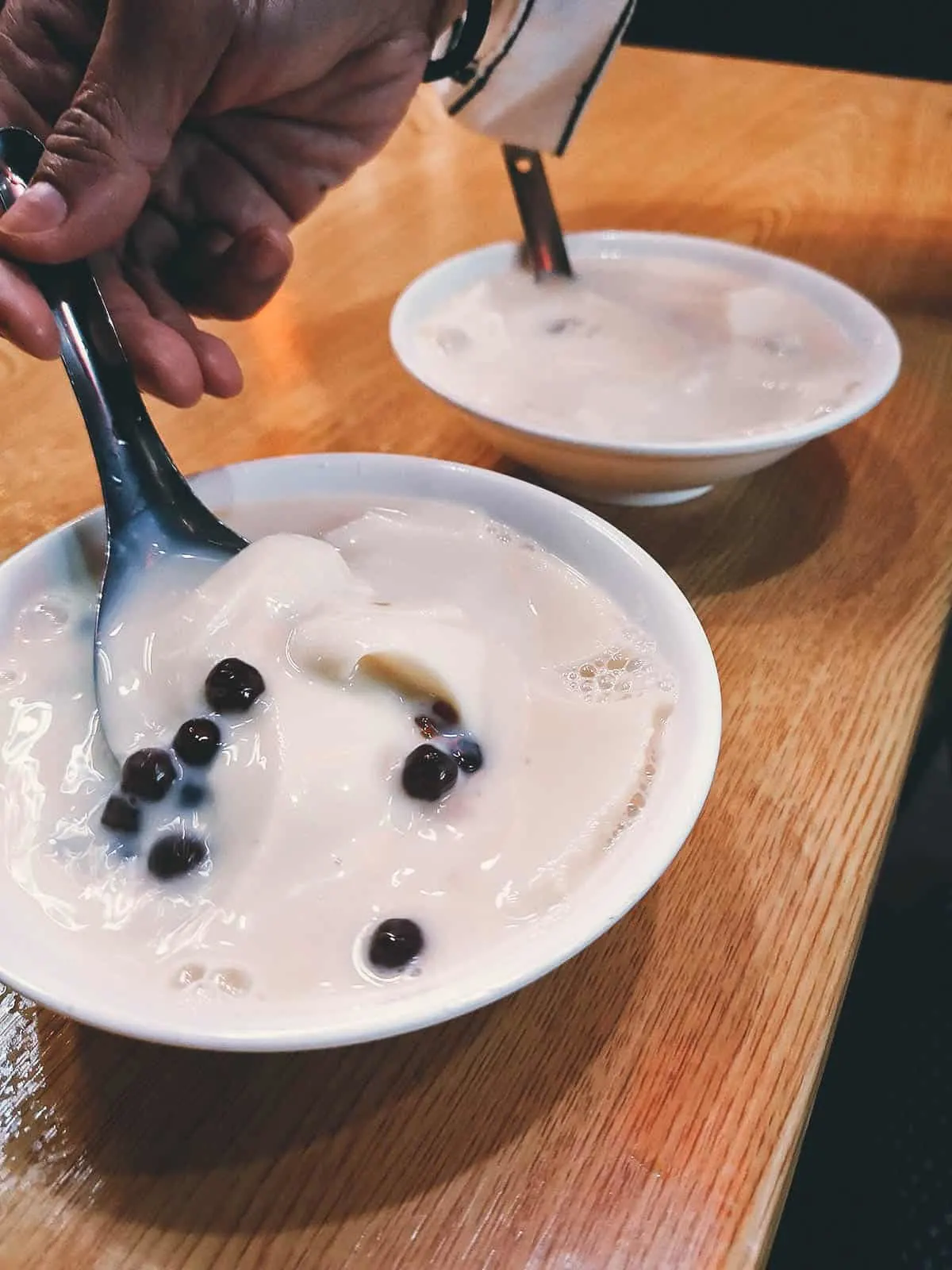 Things to Eat in Taiwan Tofu pudding at Wenhua Road Night Market in Chiayi