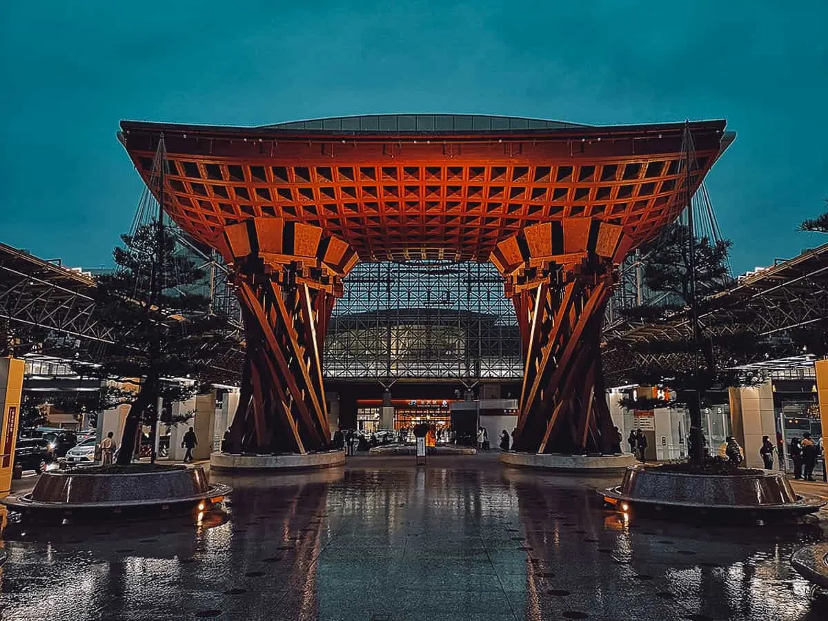 Tsuzumi-mon Gate in Kanazawa