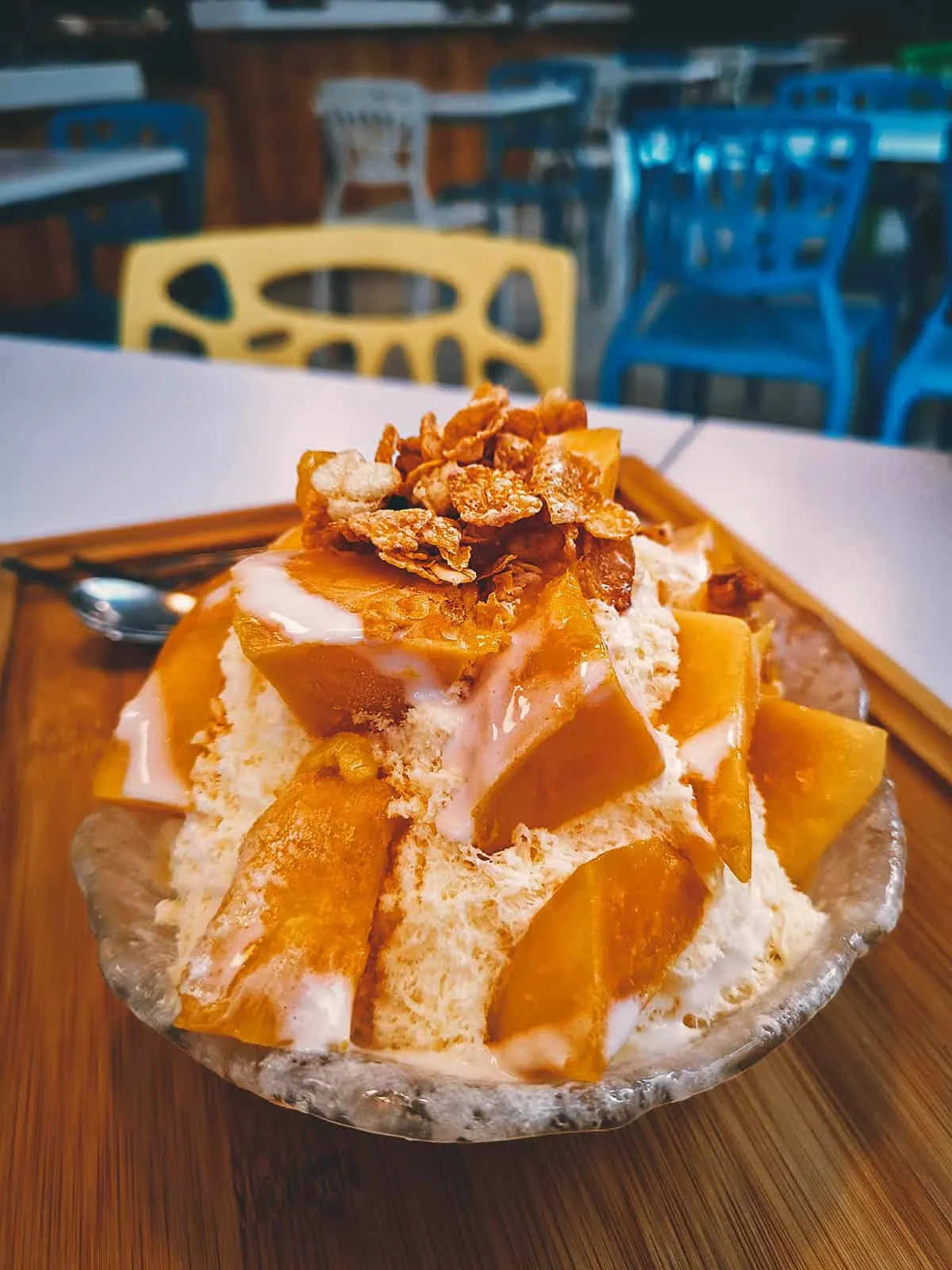 Things to Eat in Taiwan Xue hua bing in Kaohsiung, Taiwan
