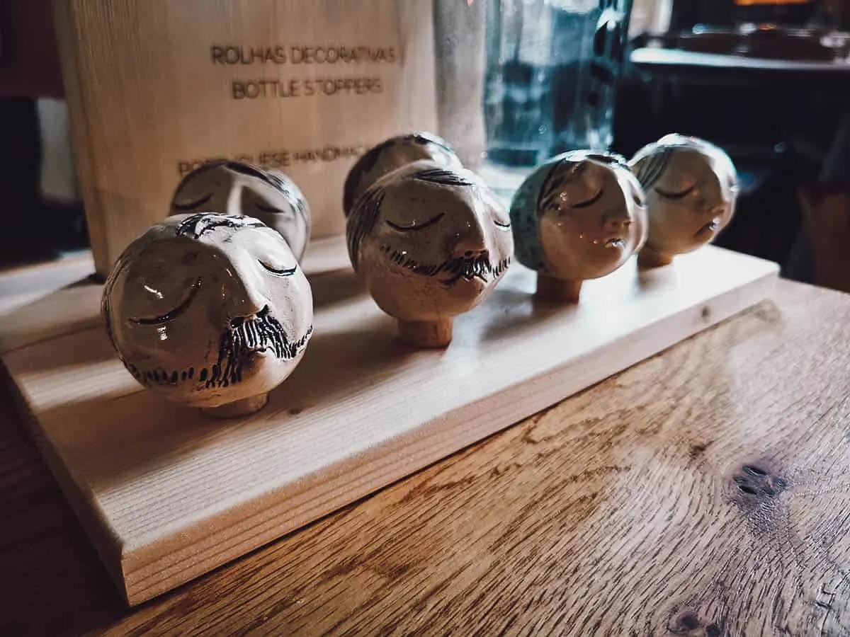 Ceramic head wine bottle stoppers