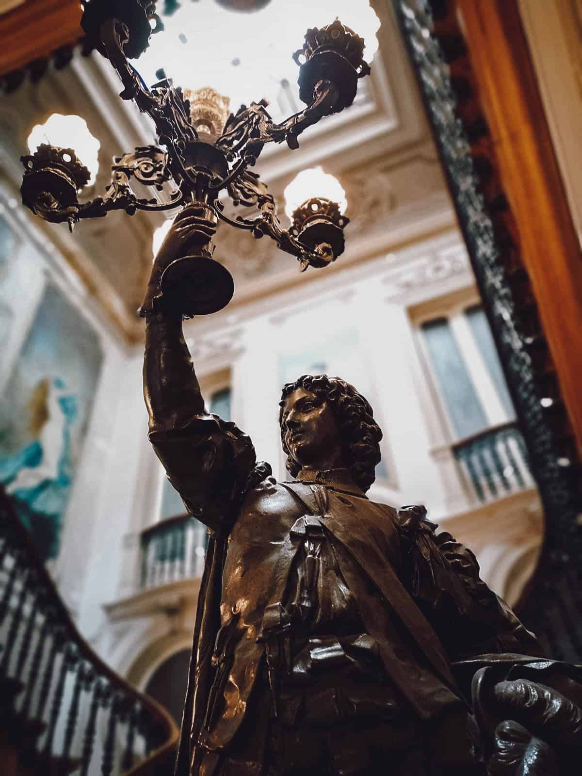 Statue inside Palacete Ribeiro da Cunha